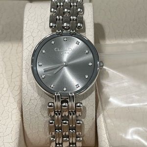 Authentic Christian Dior Montres Watch w 12 Tiny Diamonds Quartz